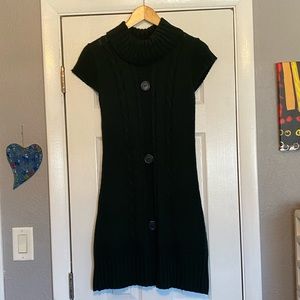 Hunter green short sleeved sweater dress